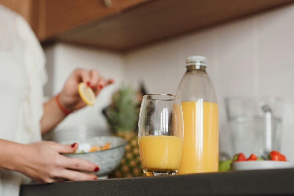 Woman preparing a healthy breakfast in the morning for a calm office routine